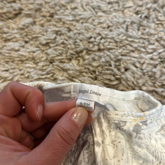 Angel Dear 6-9 month zip up pj neutral print - Picture 3 of 4